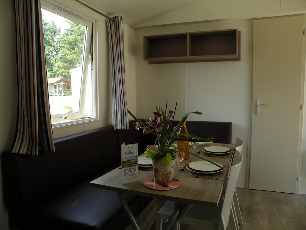 Le Domaine De Seillac Odesia Vacances Chambre photo